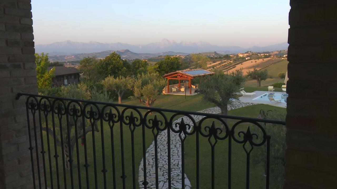 Residence Colle Veroni Mosciano Sant'Angelo Exterior photo